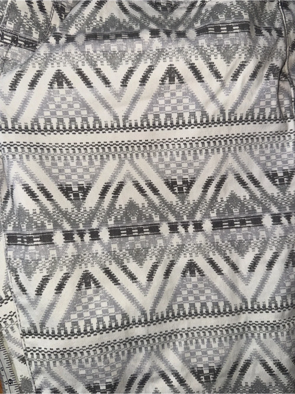 Aeropostale White & Gray Patterned Jeggings